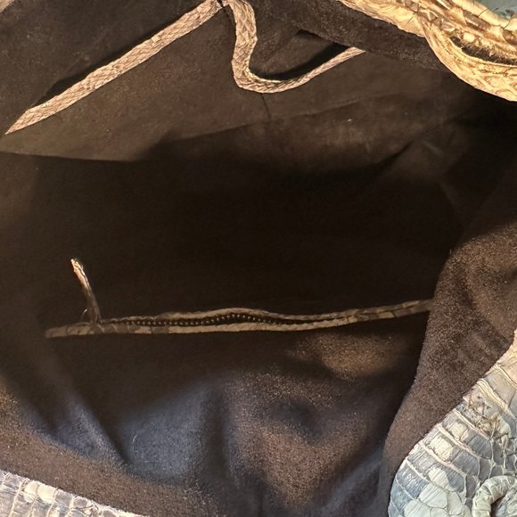 💯 Real Python Backpack. Like New! - Picture 7 of 7